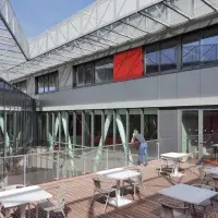 Abdeckung der Struktur aus Streckmetall, von unten gesehen 